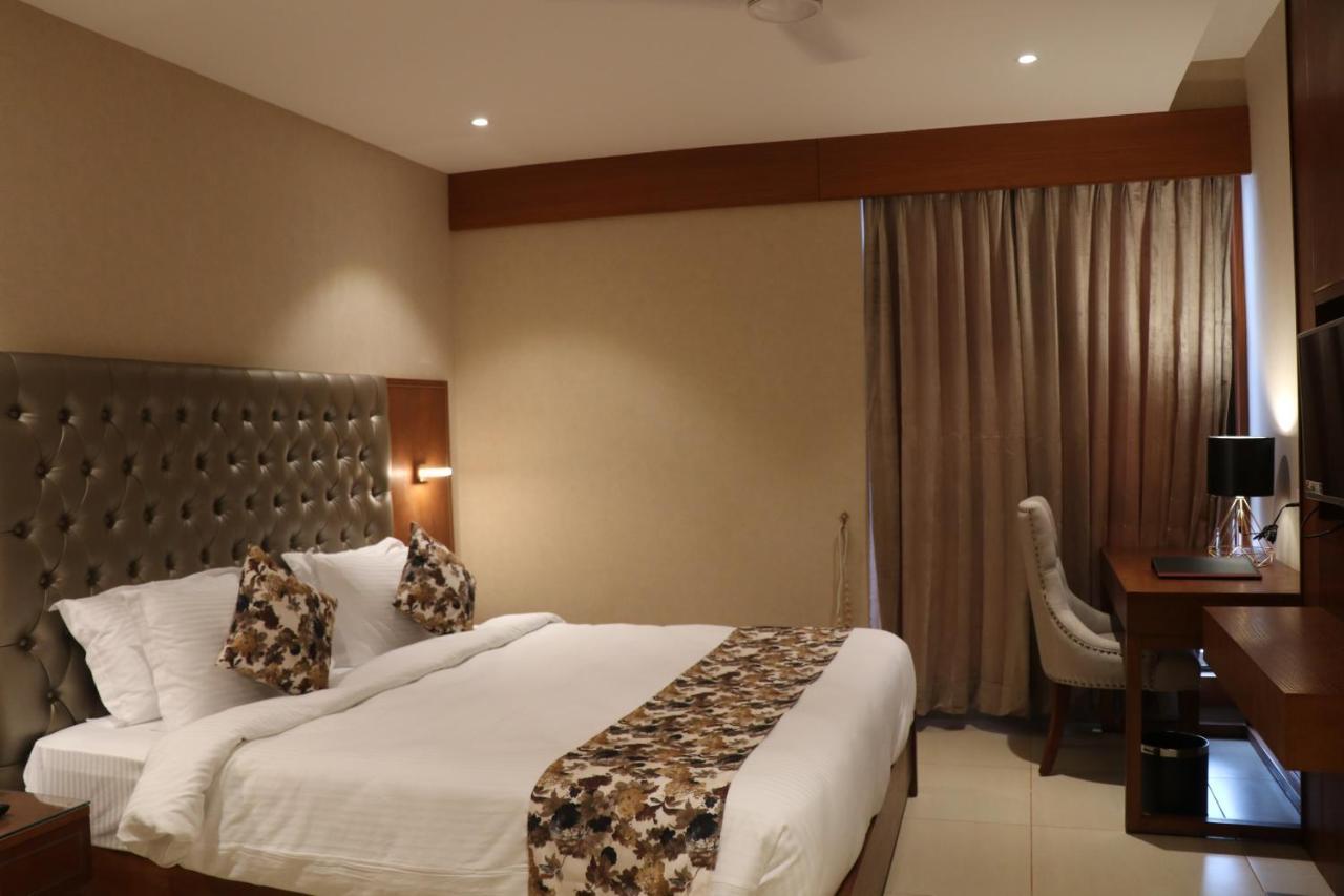 Sk Lords Inn Ahmedabad Exterior photo